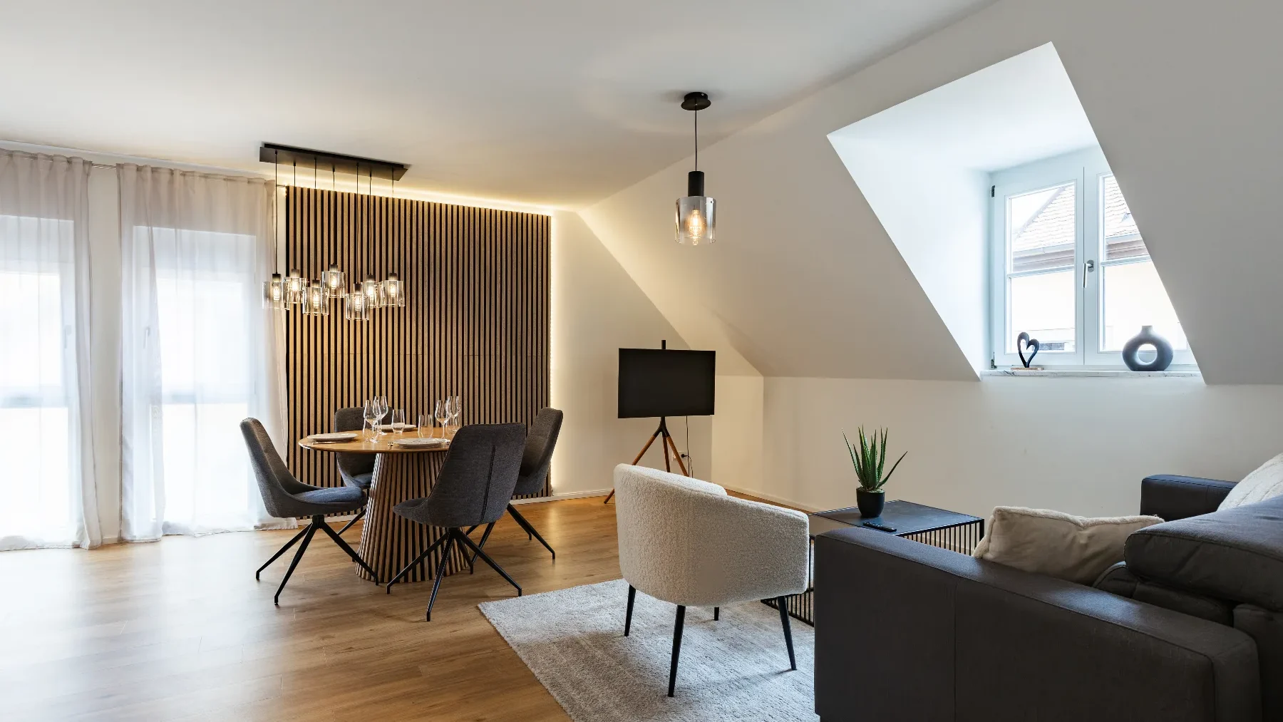 C8 Suite