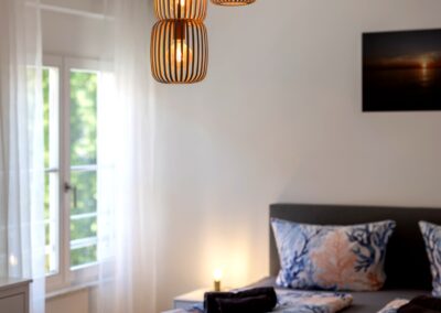 Stilvolle Ferienwohnung in Überlingen am Bodensee. Die C8 Suite verbindet modernes Design, hochwertige Ausstattung und eine zentrale Lage nahe der Altstadt und Seepromenade.